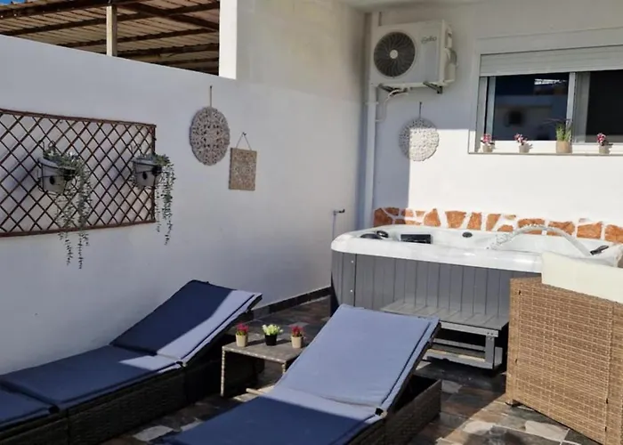 Stergios Suite With Private Jacuzzi